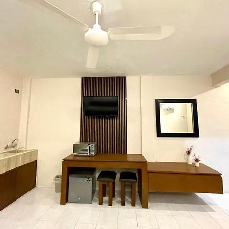 Hotel Baroni โปรเกรโซ ภายนอก รูปภาพ