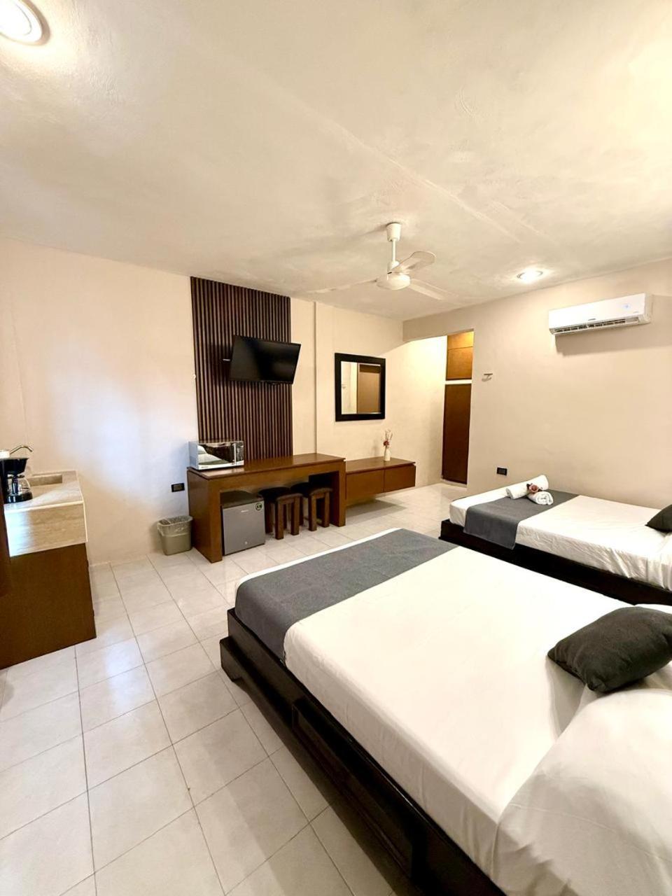 Hotel Baroni โปรเกรโซ ภายนอก รูปภาพ